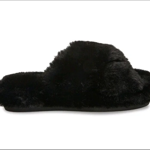 Steve Madden Plush Black Slippers - Picture 3 of 3